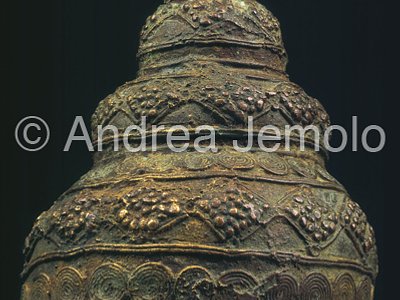 Nigerian National Museum Vase with Ieopard – Igbo-Ukwu | Andrea Jemolo