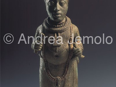 Ife National Museum Figura di un Oni - ottone e piombo - Ife | Andrea Jemolo