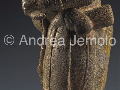 Ife National Museum Figura di un Oni - Particolare - ottone e piombo - Ife | Andrea Jemolo