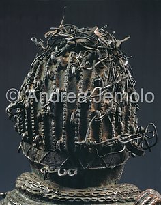 Nigerian National Museum Warrior - Rear- bronze and pond - Tada | Andrea Jemolo
