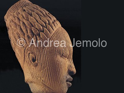 Nigerian National Museum Testa - Profilo - terracotta - Ife | Andrea Jemolo