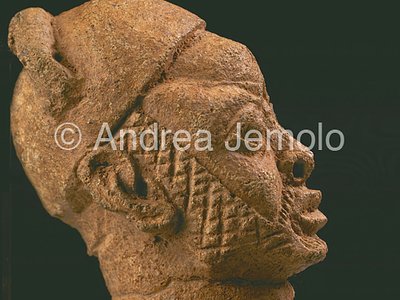 Nigerian National Museum Ritratto di uomo - Profilo - terracotta - Owo | Andrea Jemolo