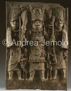 Nigerian National Museum Plate with king in order of war  | Andrea Jemolo