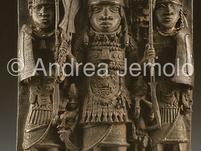 Nigerian National Museum Placca con re in assetto di guerra  | Andrea Jemolo