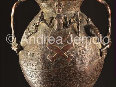 Nigerian National Museum Recipiente Rituale - particolare - bronzo - Benin | Andrea Jemolo