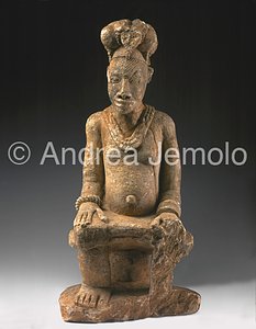 Esiẹ Museum Seatting figure - Esie | Andrea Jemolo