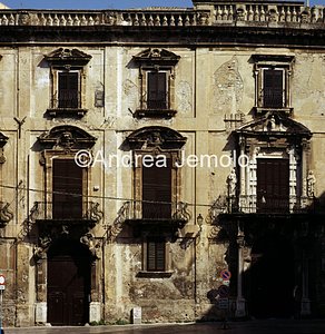 Ugo delle Favare palace Façade | Andrea Jemolo