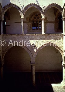 Chiaramonte palace - Steri Interior courtyard | Andrea Jemolo