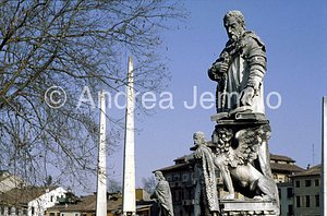 Prato della Valle Statues | Andrea Jemolo