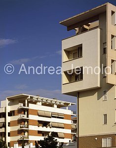 Buildings at Fonte Laurentina House on via Fubini | Andrea Jemolo