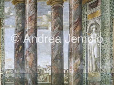 Villa Farnesina Salone delle Prospettive - colonne e Roma - Particolare | Andrea Jemolo