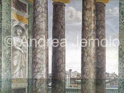 Villa Farnesina Salone delle Prospettive - colonne e paese - Particolare | Andrea Jemolo