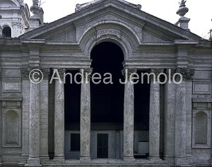 Santa Maria in via Lata Façade - superior Loggia | Andrea Jemolo