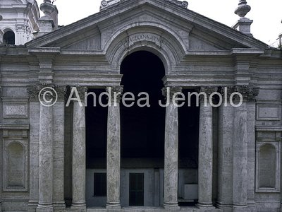 Santa Maria in via Lata Façade - superior Loggia | Andrea Jemolo