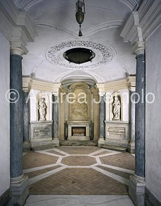 Santi Luca e Martina Inferior church - Altar of St. Martina | Andrea Jemolo