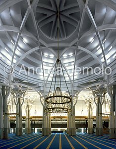 Mosque and Cultural Islamic Center interior from side north | Andrea Jemolo