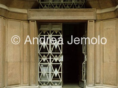 House of Black Madonna Entrance | Andrea Jemolo