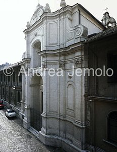 Santa Maria in Gallicano Façade | Andrea Jemolo
