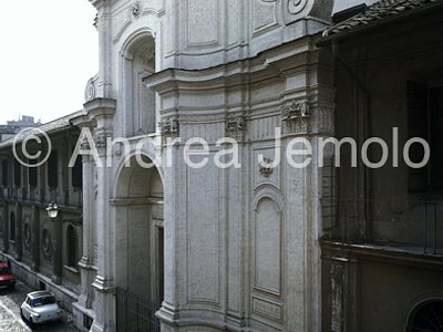 Santa Maria in Gallicano Façade | Andrea Jemolo
