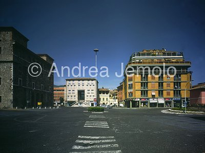 Casa Pallotta Insieme piazza | Andrea Jemolo