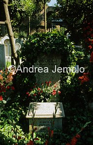 Non-Catholic Cemetery or Protestant cemetery or Englishmen's Cemetery Tomb of Antonio Gramsci | Andrea Jemolo