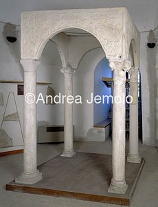 Castle of Giulio II Ciborium from St. Hippolytus | Andrea Jemolo