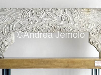 Museo Alto Medioevo Lastra carolingia ad arco con Tralci | Andrea Jemolo