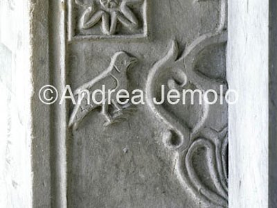 San Lorenzo Plinto of column - side | Andrea Jemolo