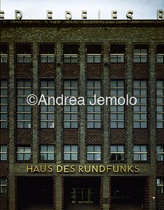 Haus des Rundfunks Particolare della facciata | Andrea Jemolo