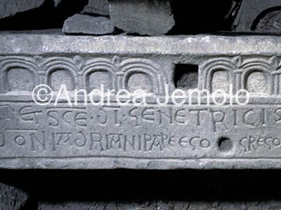 Basilica di Santa Maria in Cosmedin Frammento con iscrizione dell'iconostasi | Andrea Jemolo