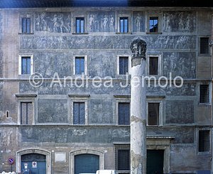 Massimo palace Istoriato Monochrome painting of the façade | Andrea Jemolo