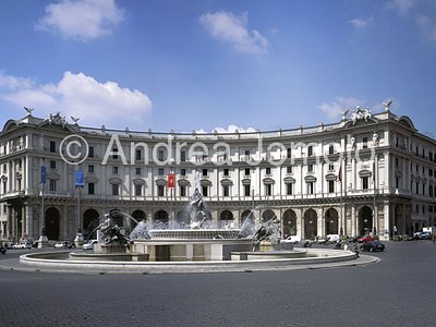 Piazza Esedra o della Repubblica General view | Andrea Jemolo