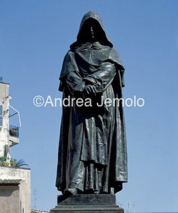 Monument to Giordano Bruno General view | Andrea Jemolo