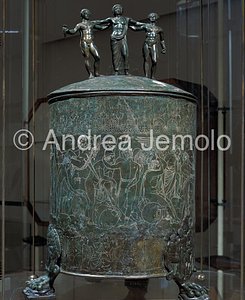 Etruscan Museum of villa Giulia Cista Ficoroni | Andrea Jemolo