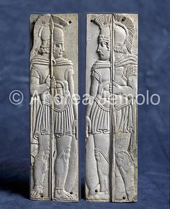 Etruscan Museum of villa Giulia Plate in ivory with soldiers | Andrea Jemolo