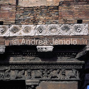 House of the Crescenzi Left side - Detail | Andrea Jemolo