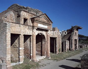 Horrea Epagathiana Façade | Andrea Jemolo