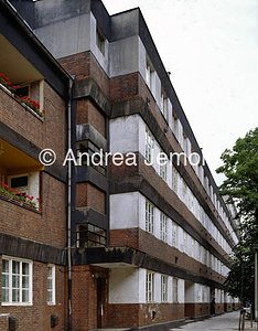 Wohnhausblock Sonnenhof  | Andrea Jemolo