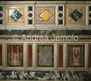 San Pietro in Vincoli Confession - Detail of the marbles | Andrea Jemolo