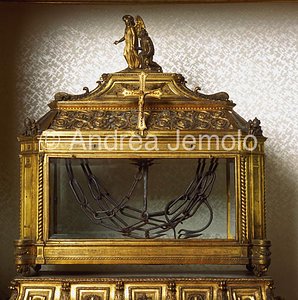 San Pietro in Vincoli Shrine of the chains of Saint Peter | Andrea Jemolo
