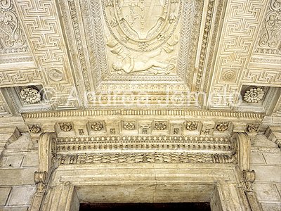Palazzo Massimo alle Colonne Architrave nel portico | Andrea Jemolo