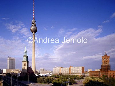 Unterm Fernsehturm  | Andrea Jemolo