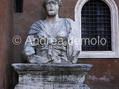 Madama Lucrezia - statua parlante Visione d'insieme | Andrea Jemolo
