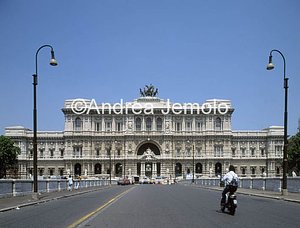 Court House  | Andrea Jemolo