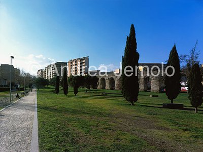 Restyling of area of largo Petazzoni in Tor Pignattara district The park with acqueducts | Andrea Jemolo