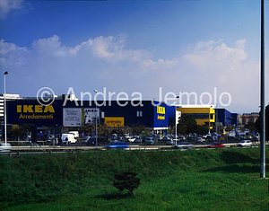 Center exposure and sale of IKEA Anagnina General view | Andrea Jemolo