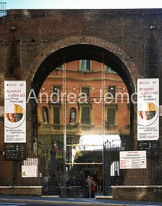 Mercati di Traiano - New exhibition spaces and pedestrian paths Entrance in polymetacrilatr | Andrea Jemolo