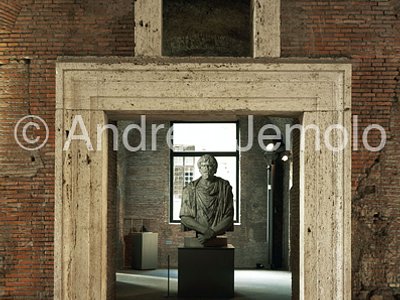 Mercati di Traiano - New exhibition spaces and pedestrian paths Room that looks out on big hall | Andrea Jemolo