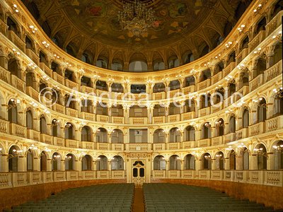 Town theater Hall of the Bibiena | Andrea Jemolo