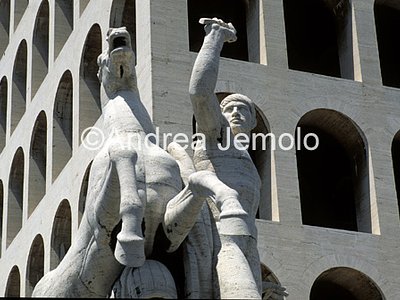EUR - Palazzo della Civiltà del Lavoro - Palazzo della Civiltà Italiana Statuary groups | Andrea Jemolo